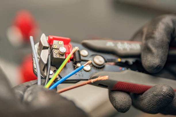 Best Electrical Outlet Repair  in Beechwood, MI
